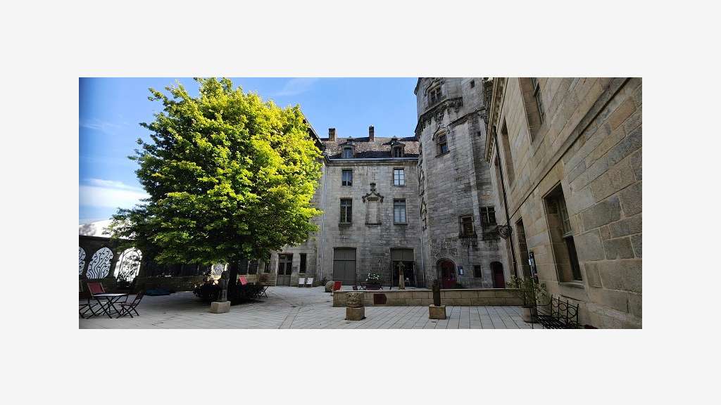 A louer local bar restaurant 120m² Quimper centre