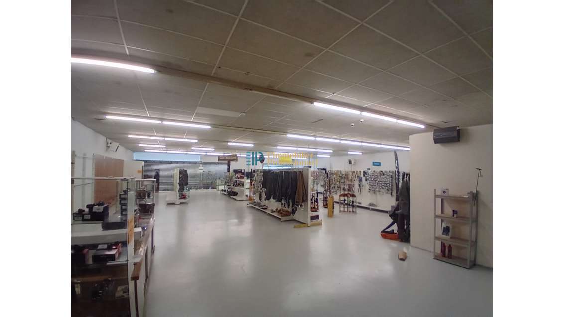LOCAL COMMERCIAL - 585 m² - QUIMPER