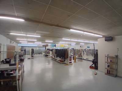 A louer local commercial de 585m² Quimper Gourvily