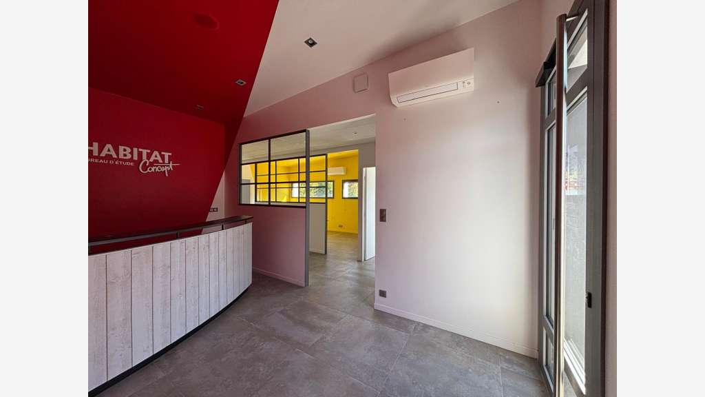 Loue local pro de 76m² à Quimper axe passant