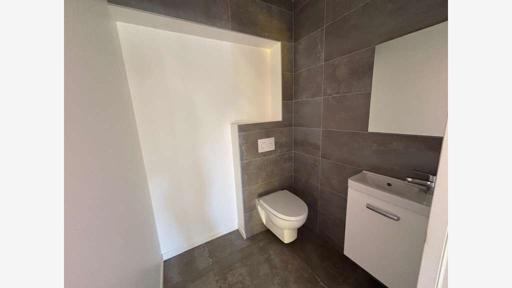 Loue local pro de 76m² à Quimper axe passant