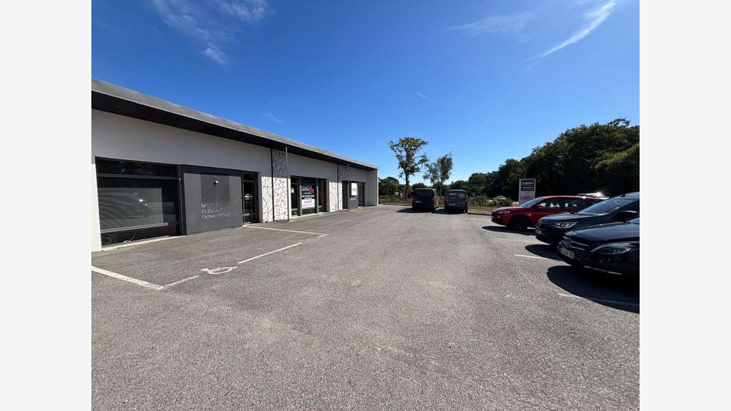 Loue local pro de 76m² à Quimper axe passant