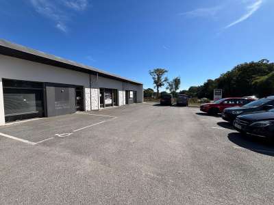 Loue local pro de 76m² à Quimper axe passant
