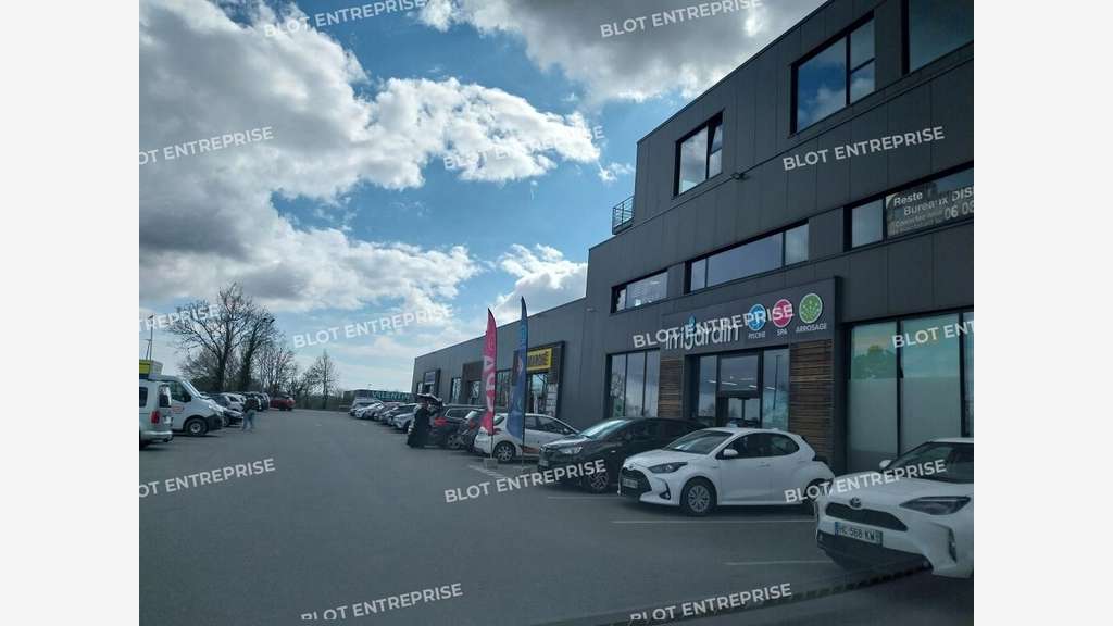 A louer locaux commerciaux 412m² à Quimper