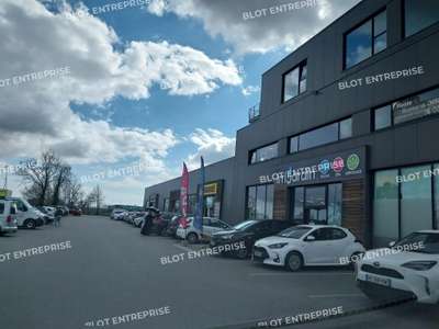 A louer locaux commerciaux 412m² à Quimper