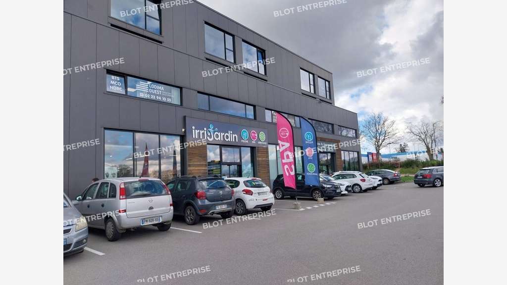 A louer locaux commerciaux 412m² à Quimper