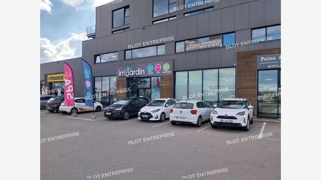 A louer locaux commerciaux 412m² à Quimper