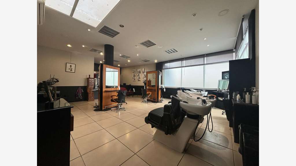 A louer très beau local 155m² sur quais à Quimper