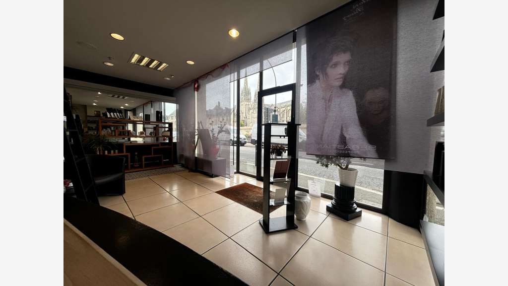 A louer très beau local 155m² sur quais à Quimper