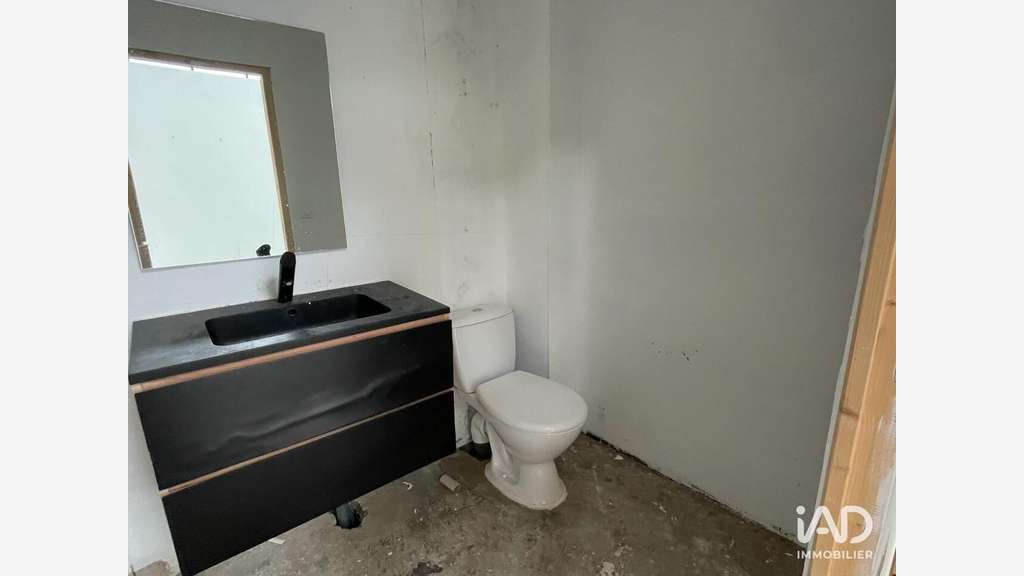 Loue Loft/atelier de 200m² à Quimper prox centre