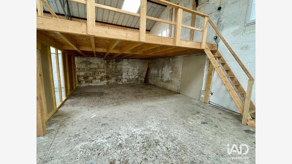 Loue Loft/atelier de 200m² à Quimper prox centre