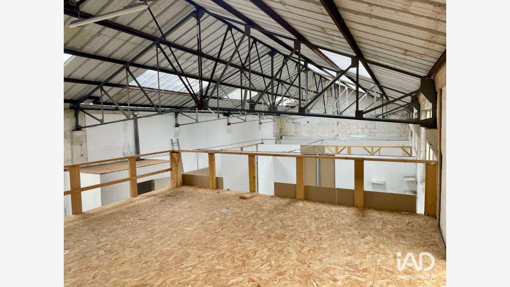 Loue Loft/atelier de 200m² à Quimper prox centre
