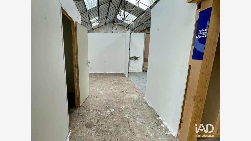 Loue Loft/atelier de 200m² à Quimper prox centre