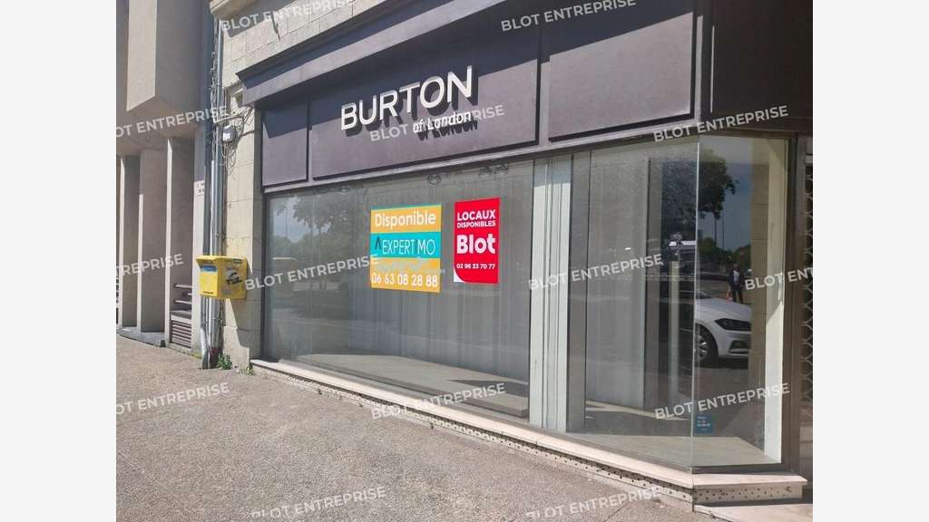 A louer local 240m² avec belle vitrine à Quimper