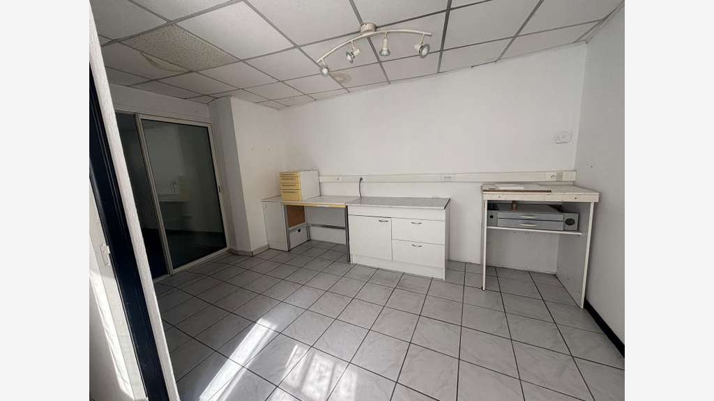 Local commercial à louer 62 m² Quimper, rue de