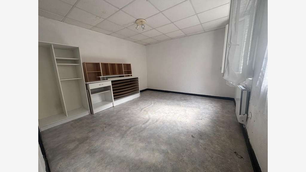 Local commercial à louer 62 m² Quimper, rue de