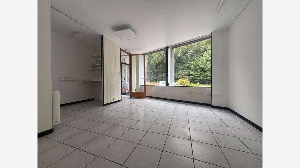Local commercial à louer 62 m² Quimper, rue de