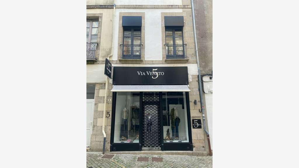 AV immeuble commercial de 124m² empl N°1 à Quimper