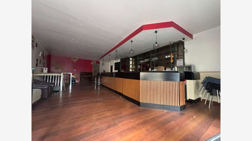 À LOUER Local commercial 130 m² à Quimper