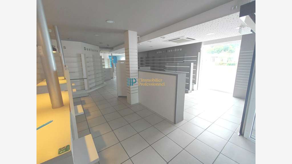 A louer local commercial de 230m² à Quimperlé