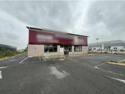 A louer local commercial de 780m² à Rambouillet
