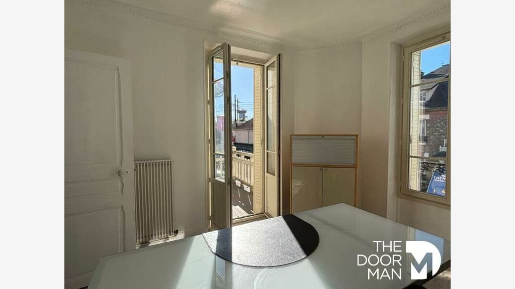 A louer bureaux 69m² R+1 hyper centre Rambouillet