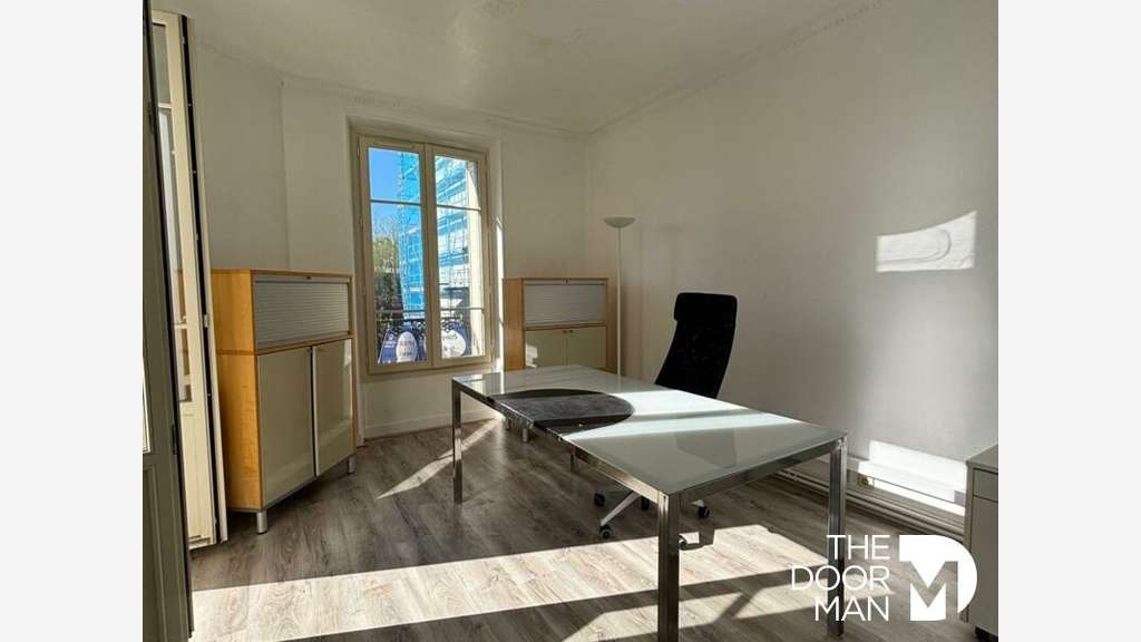 A louer bureaux 69m² R+1 hyper centre Rambouillet
