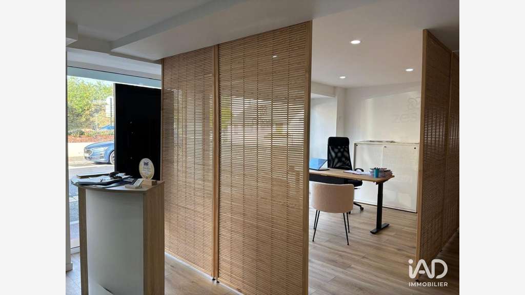 A louer boutique rénovée 64m² à Rambouillet