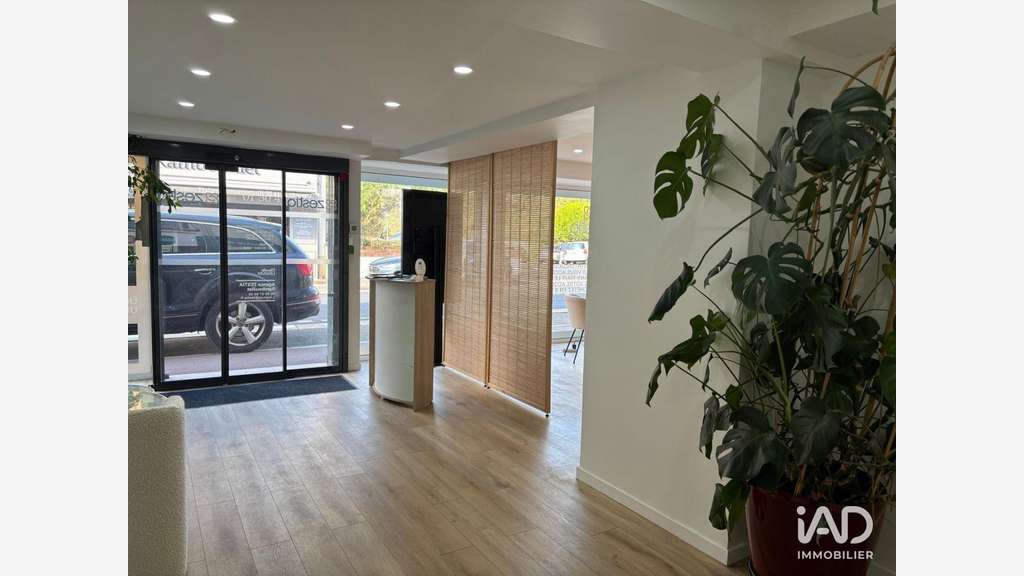 A louer boutique rénovée 64m² à Rambouillet