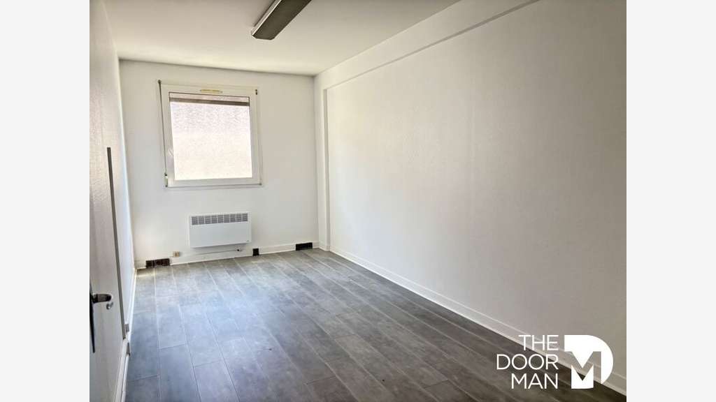 A louer bureaux 101m² zone d'activités Rambouillet