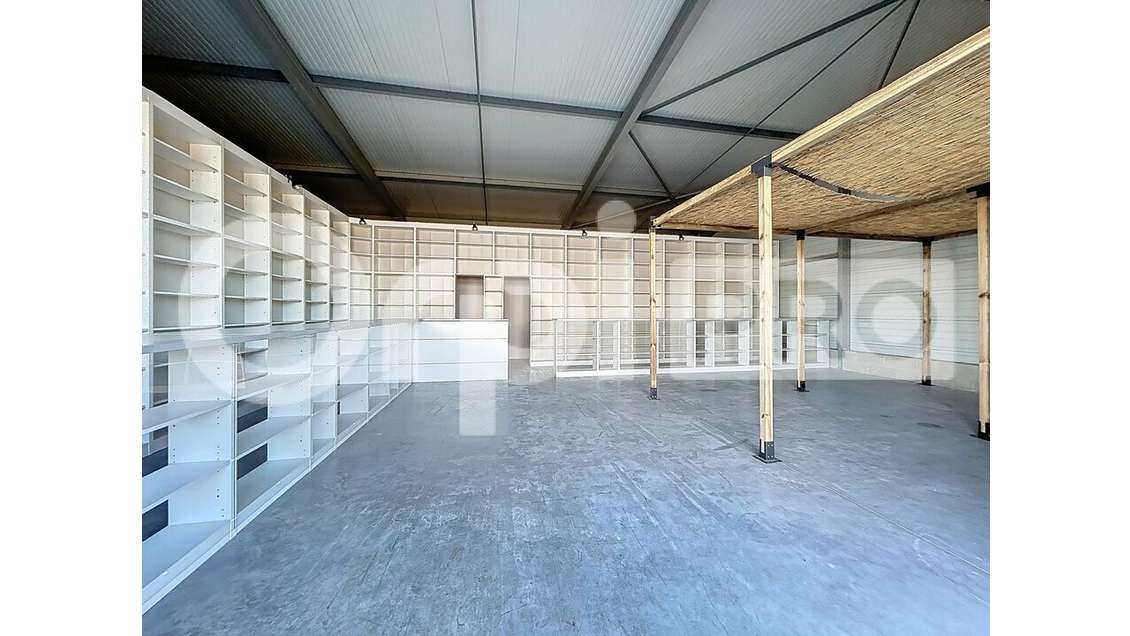 A louer local commercial de 170m² à Rantigny D1016