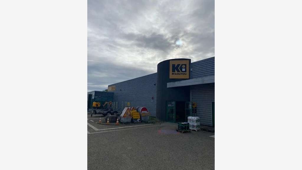 Local d'activité de 873m²