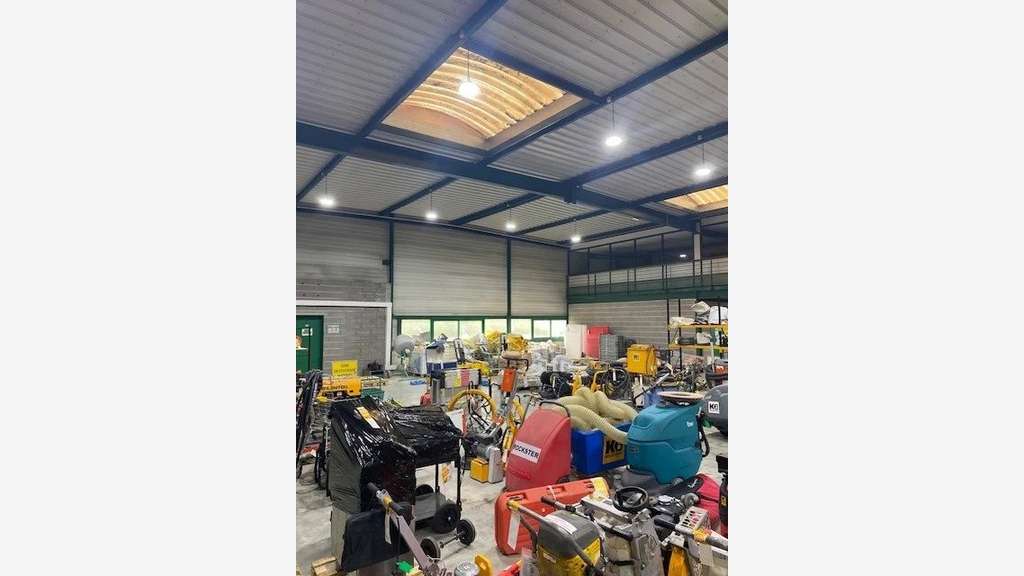 Local d'activité de 873m²