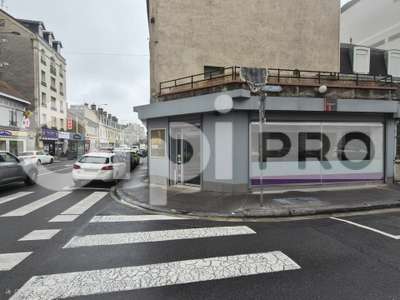 Local 129m² en angle de rue à louer à Reims