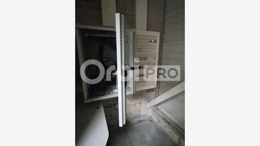 Local 450m² à louer sur axe très passant à Reims
