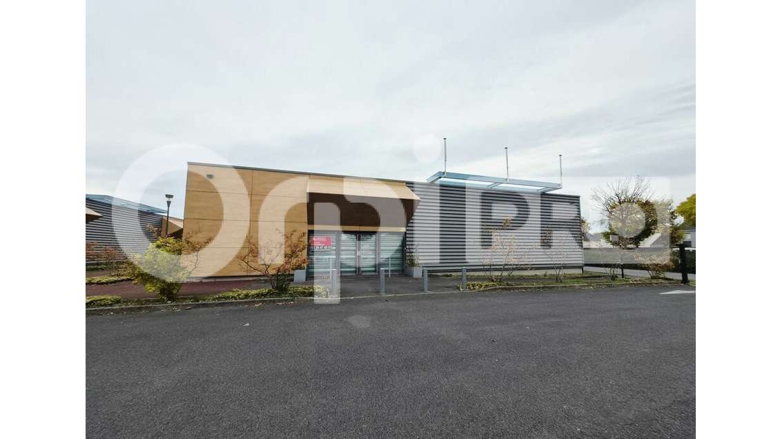 Local 450m² à louer sur axe très passant à Reims