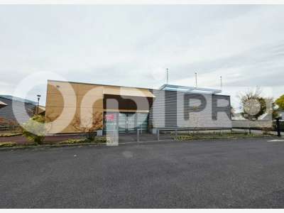 Local 450m² à louer sur axe très passant à Reims