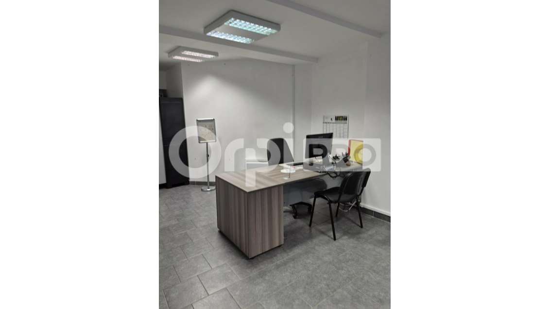 A louer local commercial 77m² à Reims