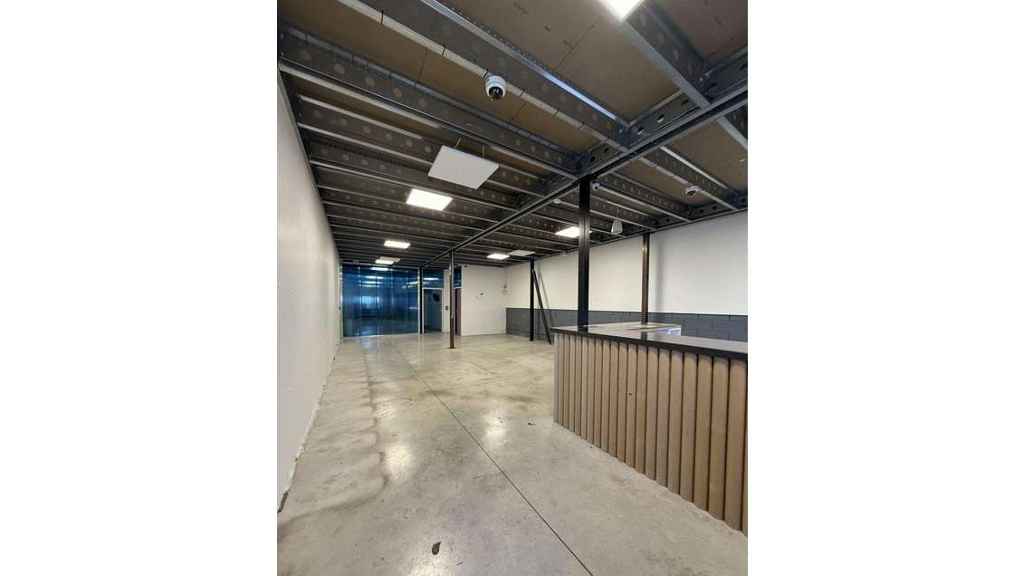 A louer local dépôt 108m² zone industrielle Reims