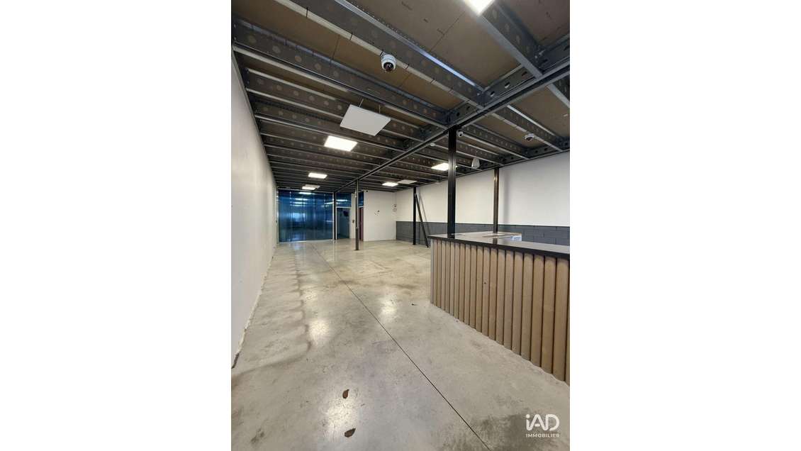 A louer local dépôt 108m² zone industrielle Reims