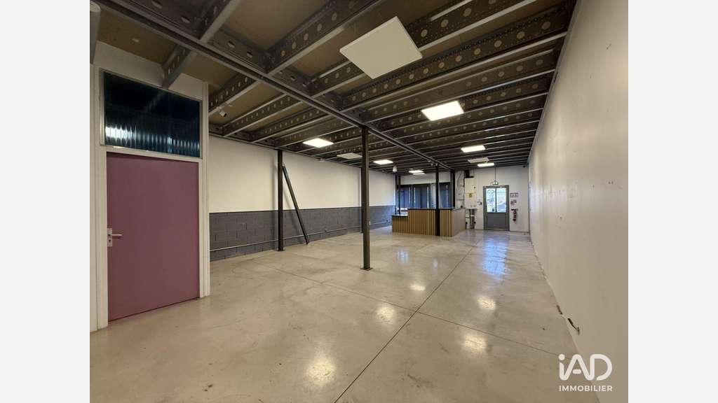 A louer local dépôt 108m² zone industrielle Reims