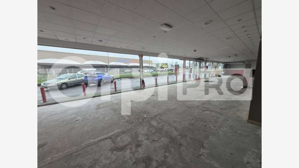 A louer local 1000m² boulevard passant de Reims