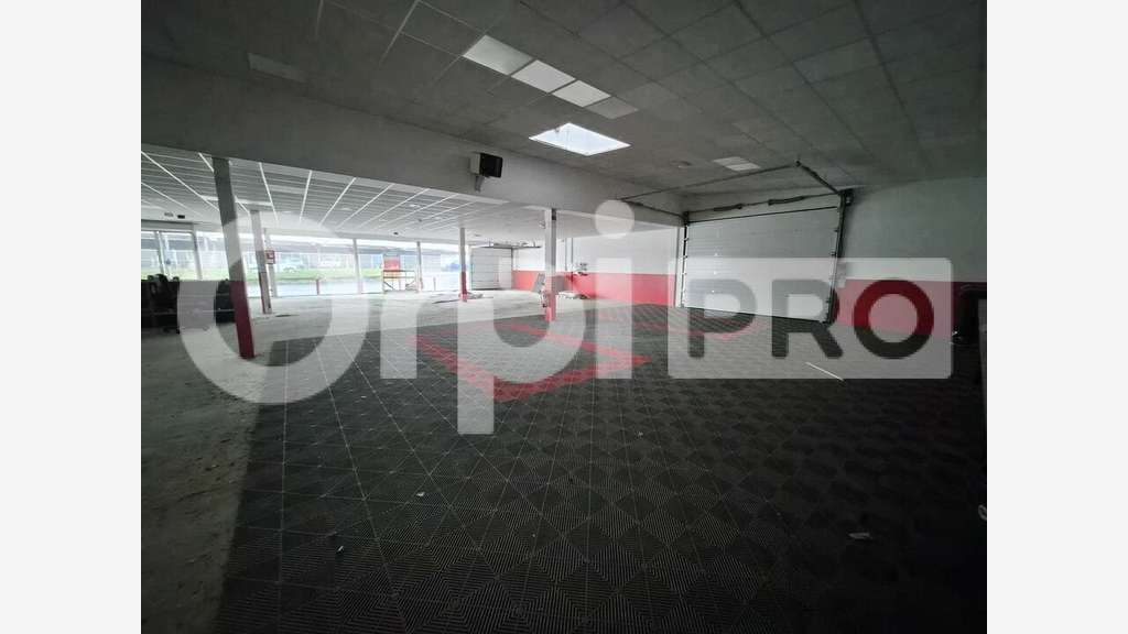 A louer local 1000m² boulevard passant de Reims