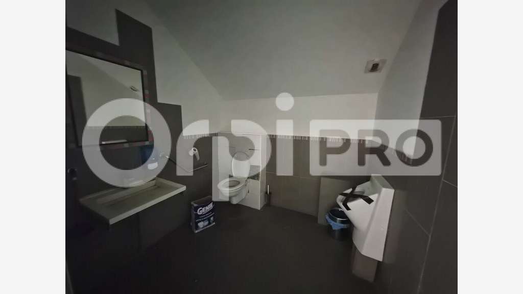 A louer local 1000m² boulevard passant de Reims