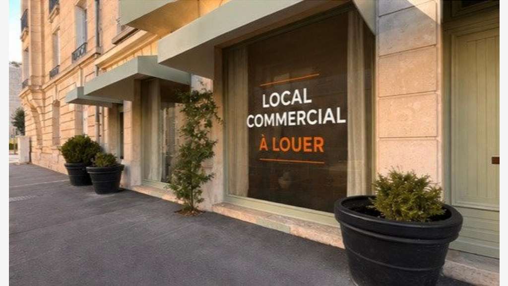 Loue local commercial 90m² Reims face cathédrale