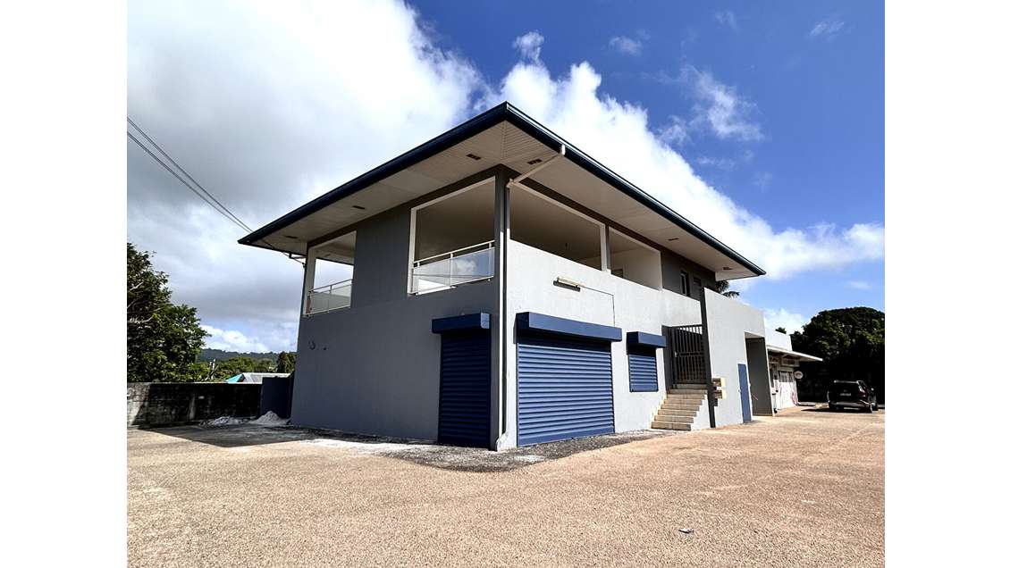 A louer local commercial 142m² Remire-Montjoly