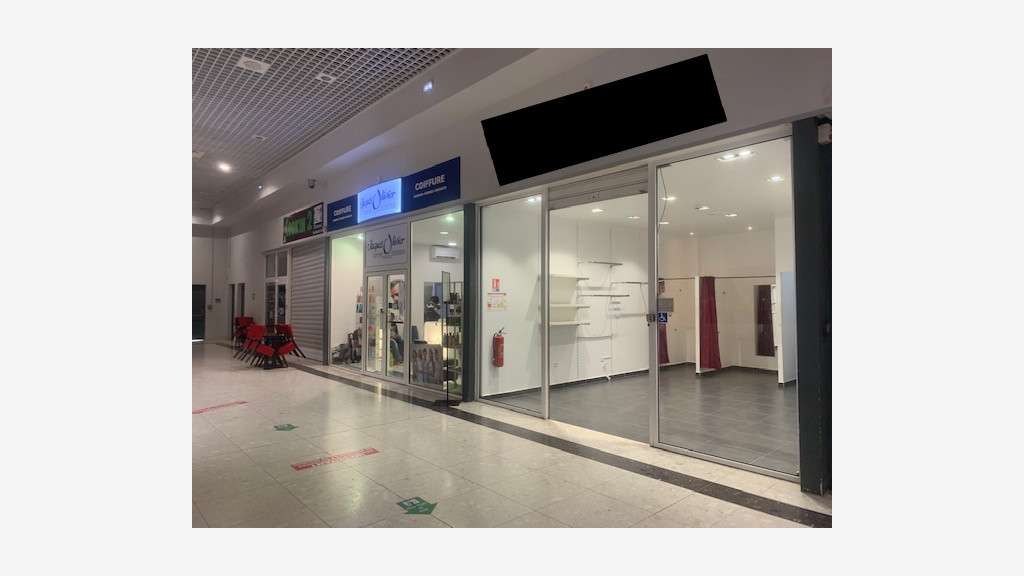 A louer local commercial 32m² à Remire-Montjoly