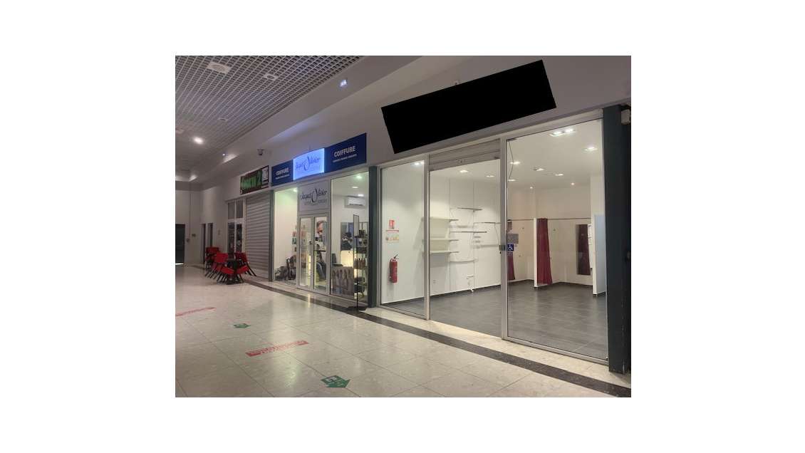 A louer local commercial 32m² à Remire-Montjoly