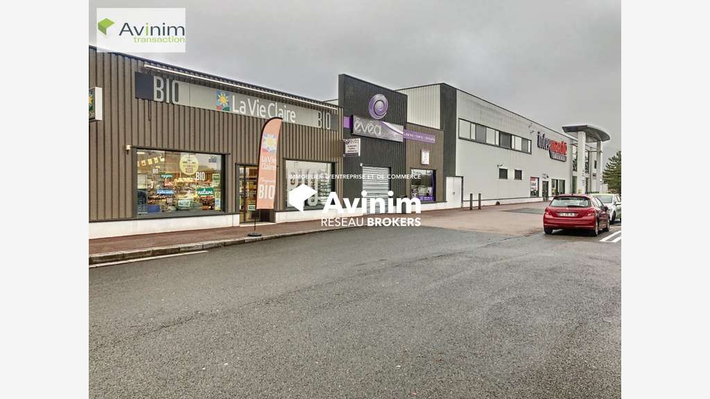 A louer local commercial 431m² à Saint Nabord
