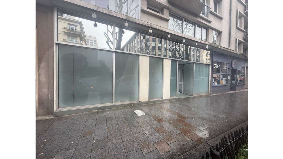 A louer local commercial 113m² à Rennes Av Janvier